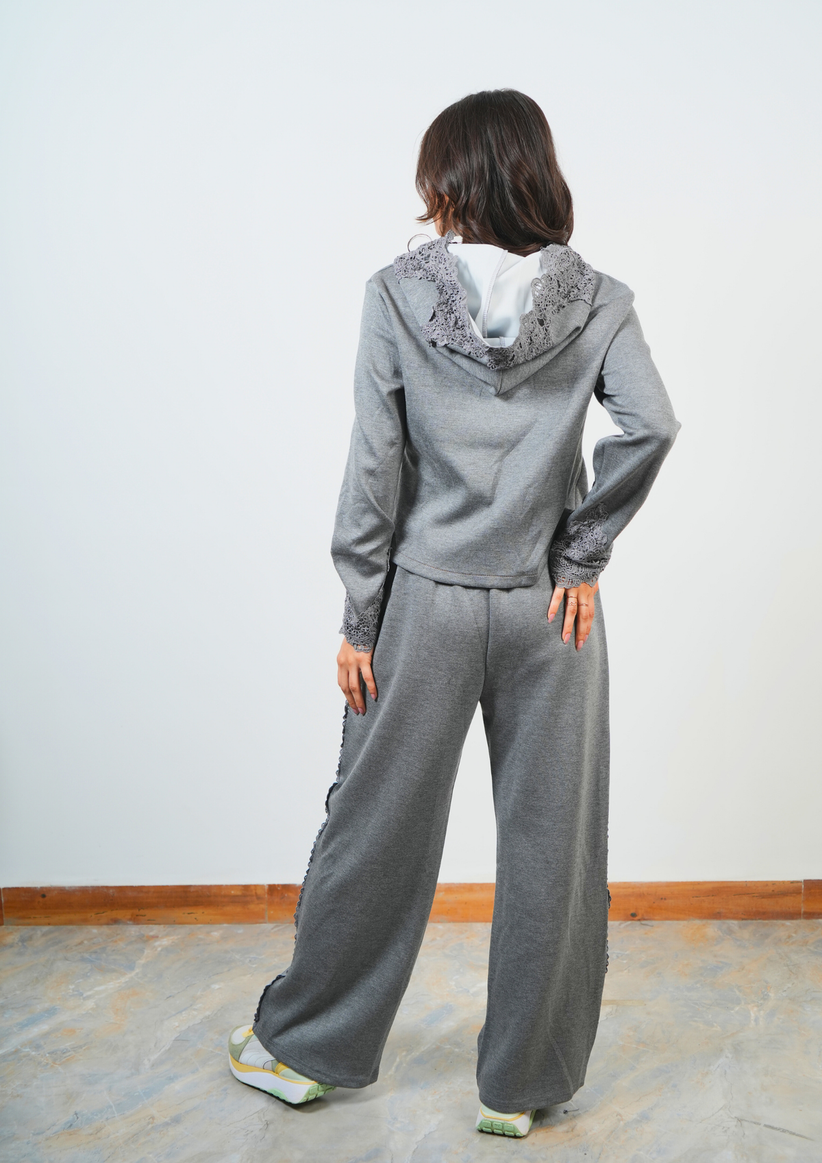 On-the-Go Black Capped Track Set for Ultimate Comfort