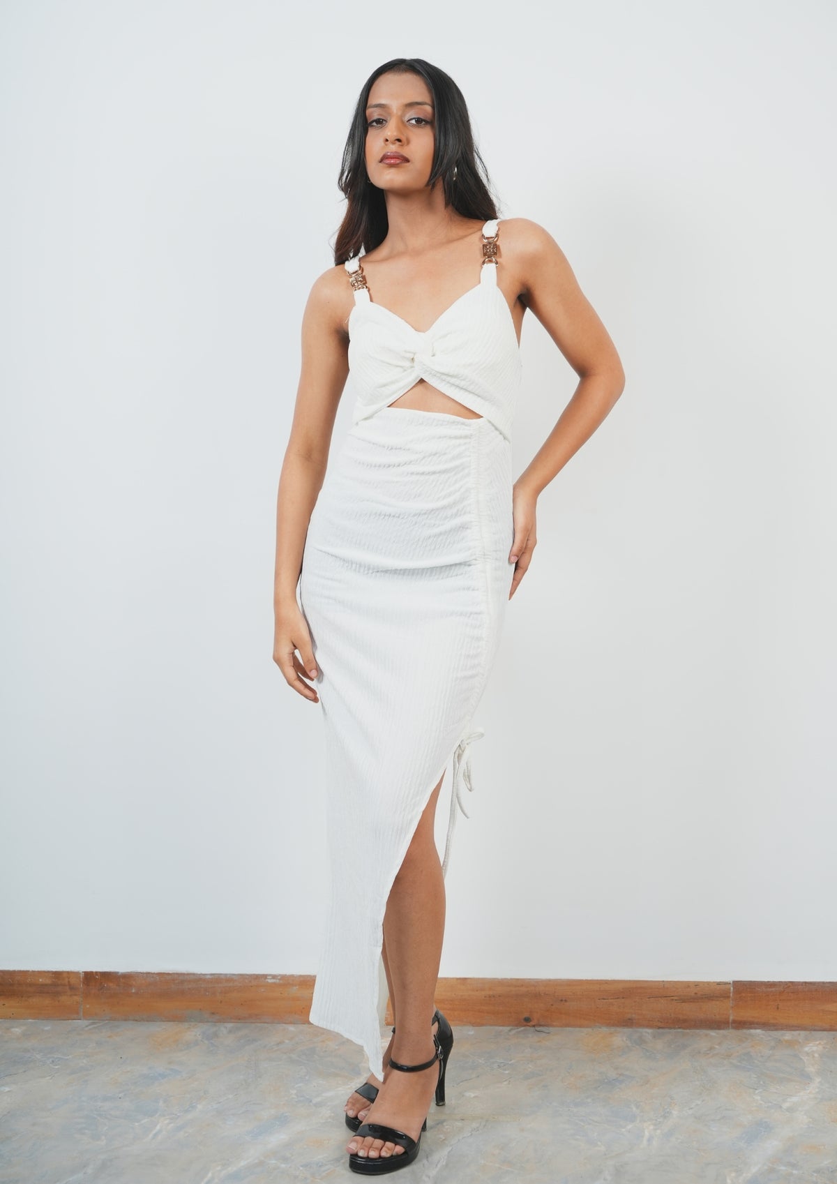 Fashionable Long Dress with Bold Side Slit and Solid Cut