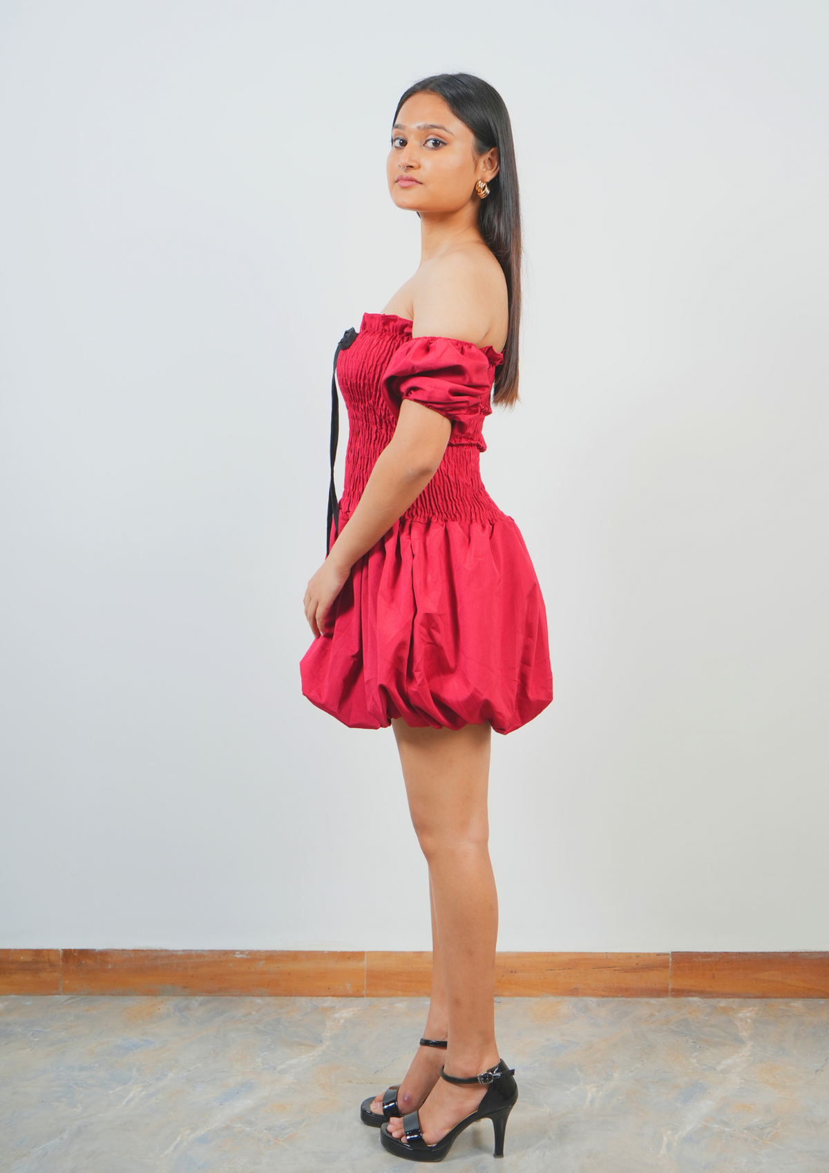Cute Balloon Dress Featuring a Front Tie Accent